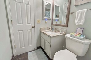 Unclassified image, 5 of 55, button