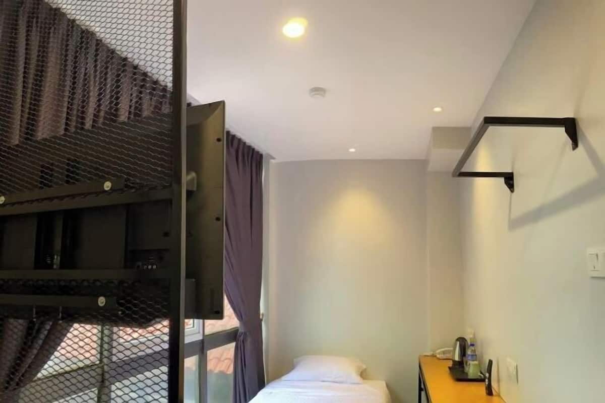 1 bedroom, in-room safe, WiFi (free)