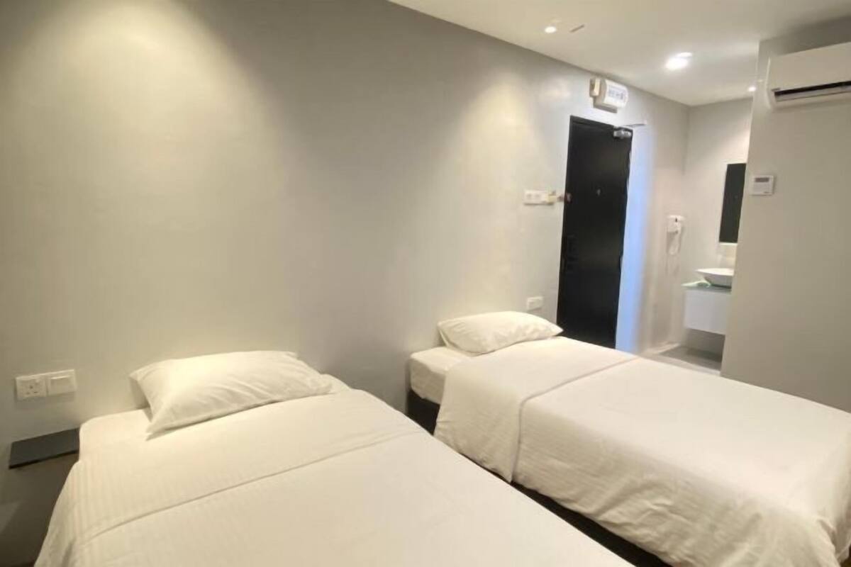 1 bedroom, in-room safe, WiFi (free)