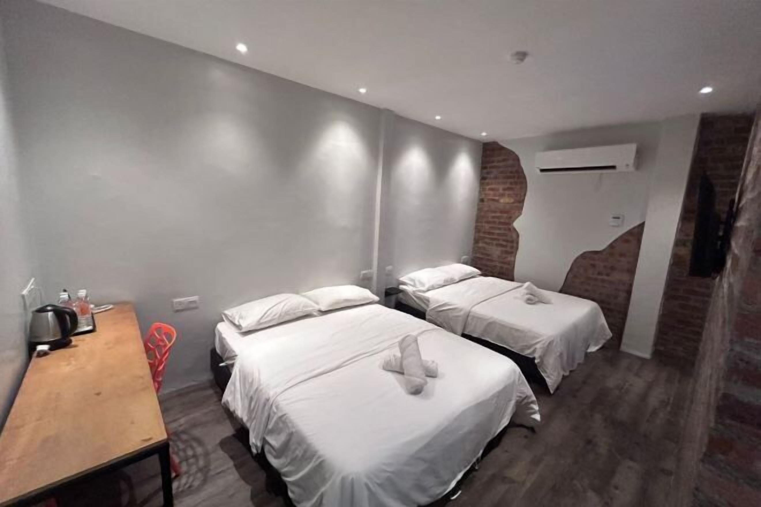 1 bedroom, in-room safe, free WiFi