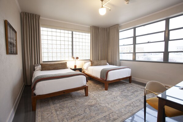 1 habitación, escritorio, tabla de planchar con plancha y wifi gratis