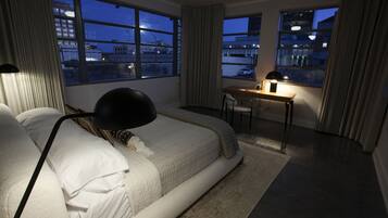 Desk, iron/ironing board, free WiFi, bed sheets