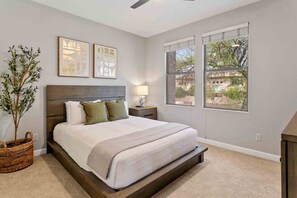 3 bedrooms, iron/ironing board, free WiFi, bed sheets - SWSS 3BR Kierland Greens Condo | Pool, Hot Tub, Golf Access & Gated Community (Scottsdale)