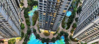 Lyshing Apartment in Vinhomes Luxury Landmark
