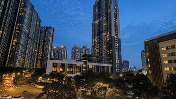 Luxury-Apartment, 1 King-Bett, Stadtblick | Blick auf die Strasse