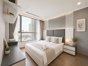 Luxury Apartment, 1 King Bed, City View | Egyptian cotton sheets, premium bedding, down duvets, pillow-top beds - Lyshing Apartment in Vinhomes Luxury Landmark (Ho Chi Minh City)