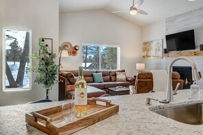 Interior detail - Mountain Oasis (Florissant)