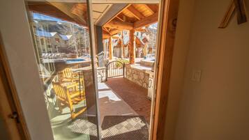 公寓客房 (Dakota Lodge 8450) | 露台/庭院