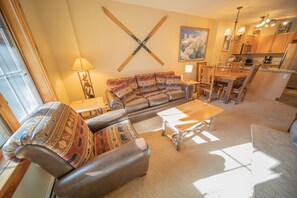 Condo (Dakota Lodge 8450) | Living area - Dakota Lodge 8450 (Keystone)