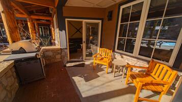 公寓客房 (Dakota Lodge 8450) | 露台/庭院