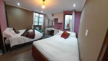 3 bedrooms, iron/ironing board, WiFi, bed sheets