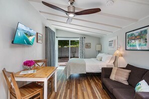 3 Schlafzimmer, Schreibtisch, Bügeleisen/Bügelbrett, WLAN