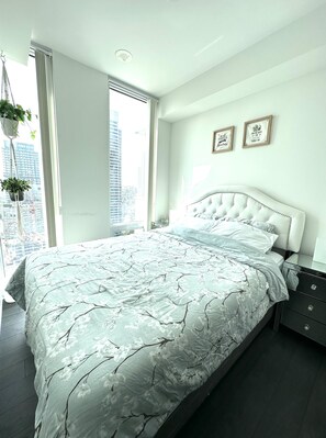 2 bedrooms, iron/ironing board, free WiFi, bed sheets - Two bedroom condo with a sky view! Best location downtown. (Toronto)