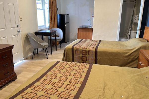 Room | 1 bedroom, WiFi (free)