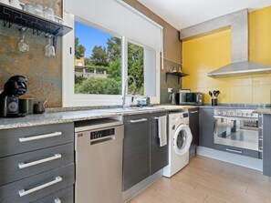 Réfrigérateur, micro-ondes, four, lave-vaisselle