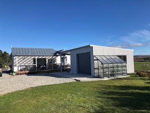 Exterior - Luxuriate in Lumsden (Lumsden)