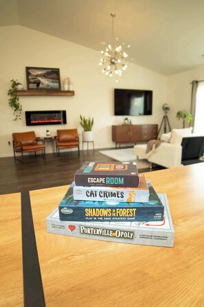 Game room - The Agave Zen, BBQ, Hot Tub, Xbox +! (Porterville)