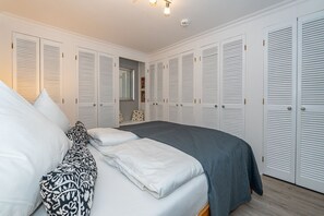 1 soverom, strykejern/-brett, wi-fi og sengetøy