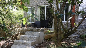 Quadruple Room | Terrace/patio - Boquete Firefly Inn (Los Naranjos)