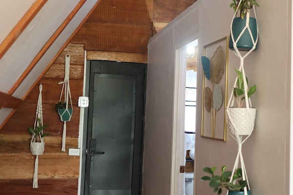 Double Room | Meja, ruang kerja komputer riba, Wi-fi percuma, cadar katil