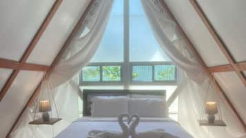 Dobbeltrom | Skrivebord, skrivebord for bærbar PC, wi-fi (inkludert) og sengetøy