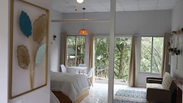 Quadruple Room | Desk, laptop workspace, free WiFi, bed sheets
