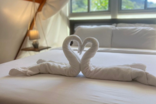 Double Room | Desk, laptop workspace, free WiFi, bed sheets