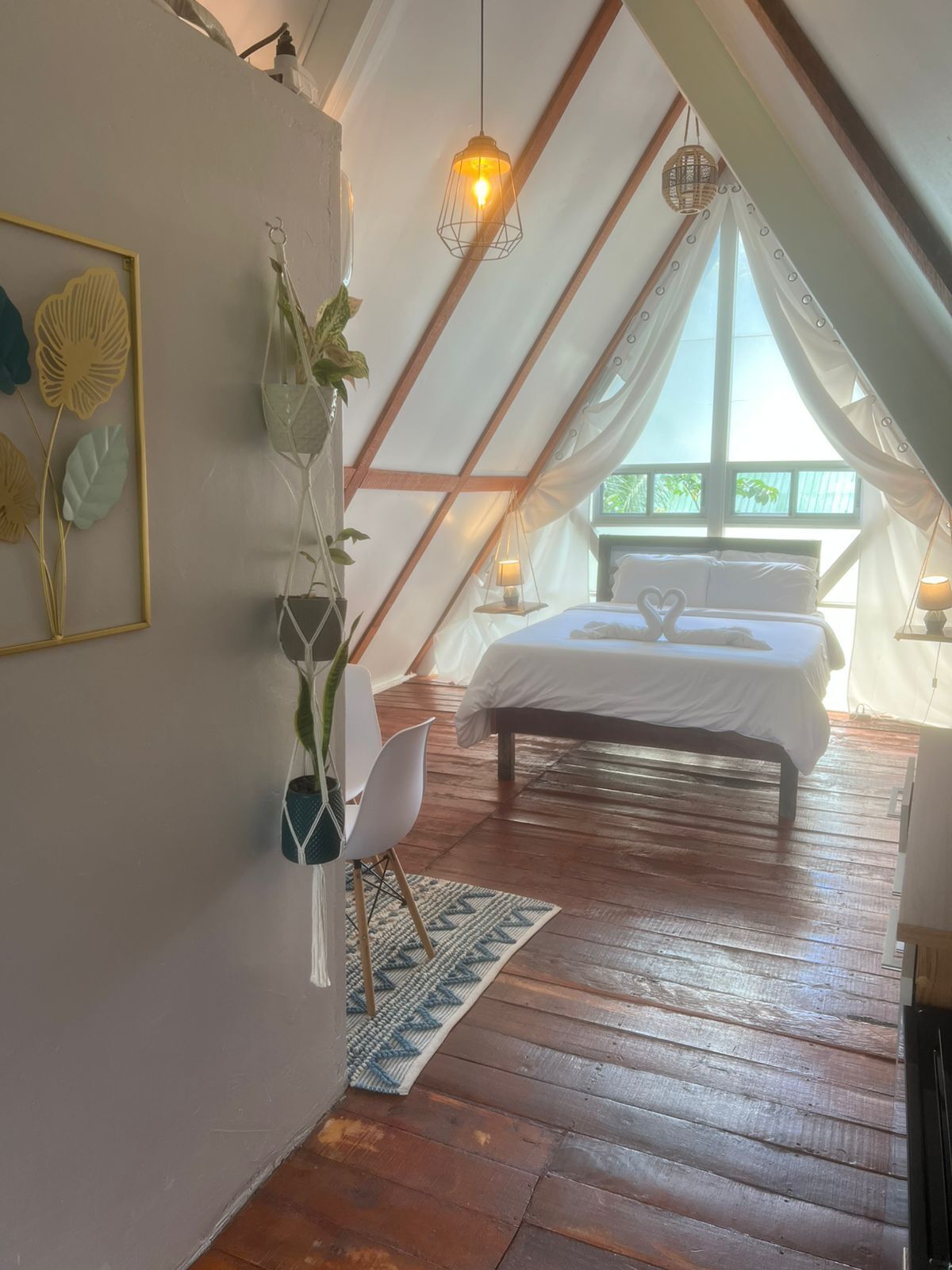 ห้องดับเบิล | โต๊ะทำงาน, พื้นที่ทำงานแบบใช้แล็ปท็อป, Wi-Fi ฟรี, ผ้าปูที่นอน