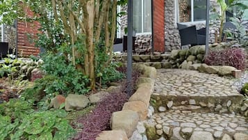 Chambre quadruple | Bureau, espace de travail pour ordinateurs portables