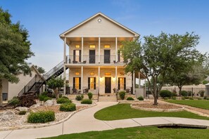 Exterior - Charming Retreat 1 Mile from Gruene Hall - King Suite with Shared Pool, High Ceilings & Patio (New Braunfels)