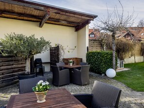 Outdoor dining - Ferienwohnung Typ C 2, 3-rooms-appartment, 68 qm (Immenstaad am Bodensee)
