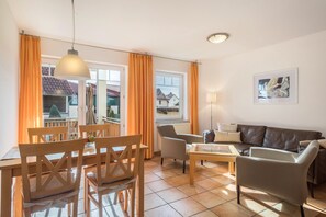 Televisión, reproductor de DVD, tenis de mesa y estéreo