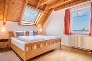 3 bedrooms, free WiFi, bed sheets