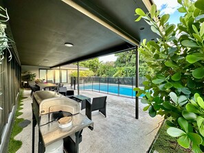 Terrace/patio - Emerald Hills retreat  (Hollywood)