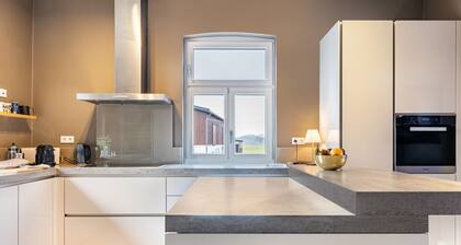 Ferienhaus 'Buchenhof' mit privater Terrasse, privatem Garten und WLAN