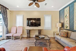 Smart TV, offices - Casa Fiesta - Golf Cart Included! (Crystal Beach)