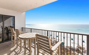 Property grounds - Emerald Towers 0704 (Destin)
