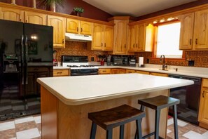 冰箱、微波炉、烤箱、炉灶