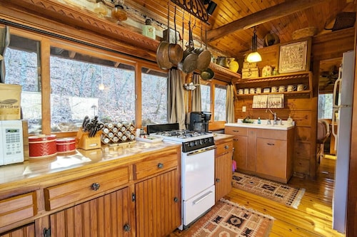 Lake Lucerne Cabin # 8 Wifi+Parking+Deck Coyote's Rest