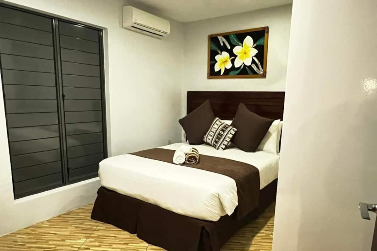 2 bedrooms, pillow-top beds, in-room safe, iron/ironing board