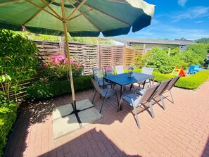 Outdoor dining - Landhaus Mähl mit Sauna und Großem Grundstück mit Pwk-stellplätzen - Ostsee Landhaus Mähl mit Sauna (Prerow)