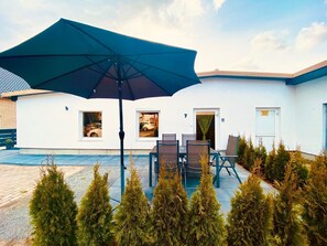 Outdoor dining - Käpten Karl Ferienhaus - Käpten Karl Ferienhaus mit Sauna 400m zum Strand - Familienfreundlich (Graal-Müritz)