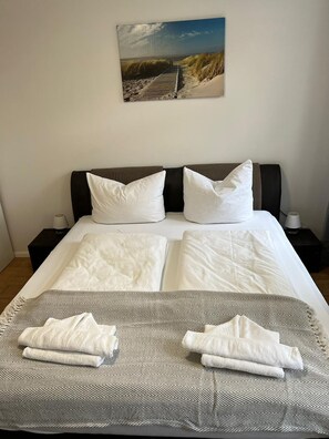 2 bedrooms, iron/ironing board, WiFi, bed sheets