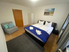 2 bedrooms, iron/ironing board, WiFi, bed sheets