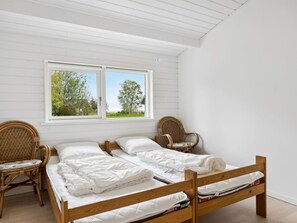 3 bedrooms, Internet