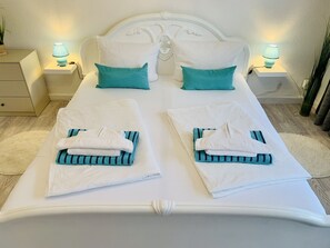 4 bedrooms, desk, iron/ironing board, WiFi - Kapitäns HUS 2 - nur 300m zum Strand, mit Infrarotsauna, Großer Garten, Kamin, Carport - Kapitäns (Graal-Müritz)