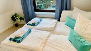 4 Schlafzimmer, Schreibtisch, Bügeleisen/Bügelbrett, WLAN