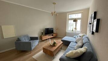 Fernseher, Stereoanlage