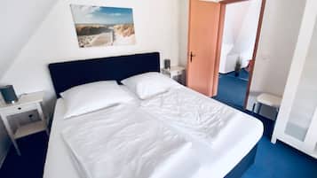 4 Schlafzimmer, Schreibtisch, Bügeleisen/Bügelbrett, WLAN