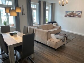 Télévision, chaîne hi-fi